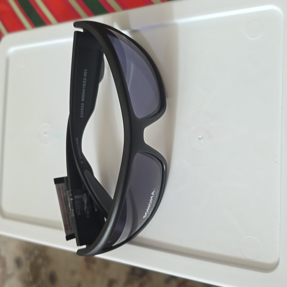 SONOMA BRAND MEN'S 100% UV PROTECTION BLACK SUNGLASSES - Picture 12 of 13